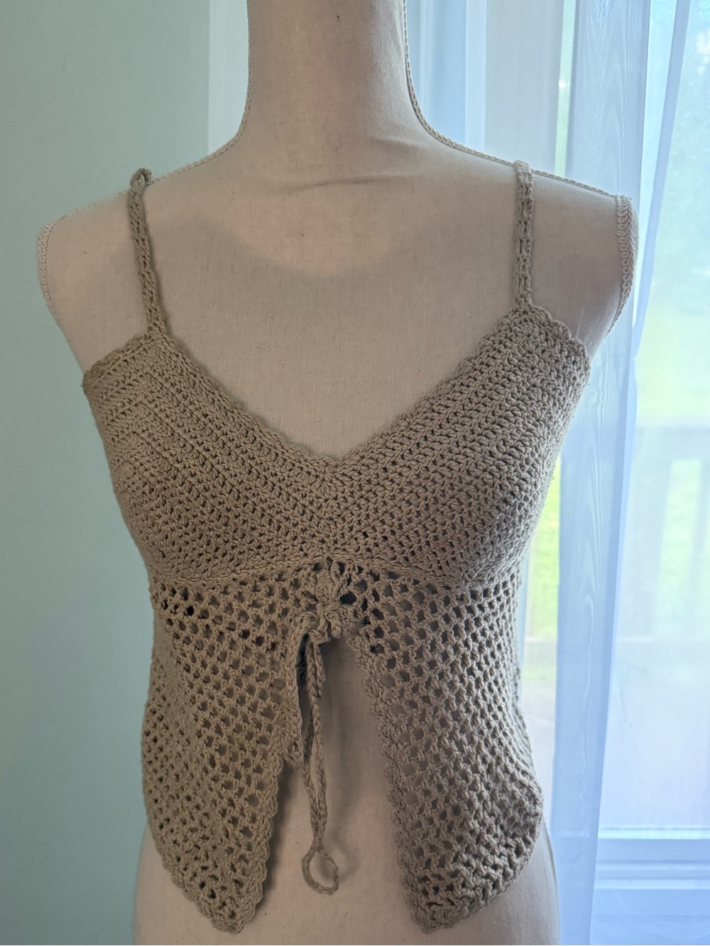 Tiger Mist Selene Cropped Tan Crotchet Knit Tank Top / Small / Worn ONCE!